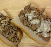 Cheesesteak w/ Fried Onions & Mushrooms